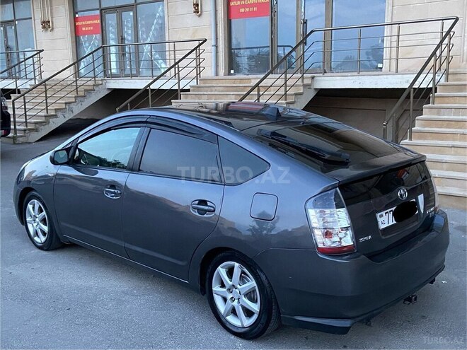 Toyota Prius-7