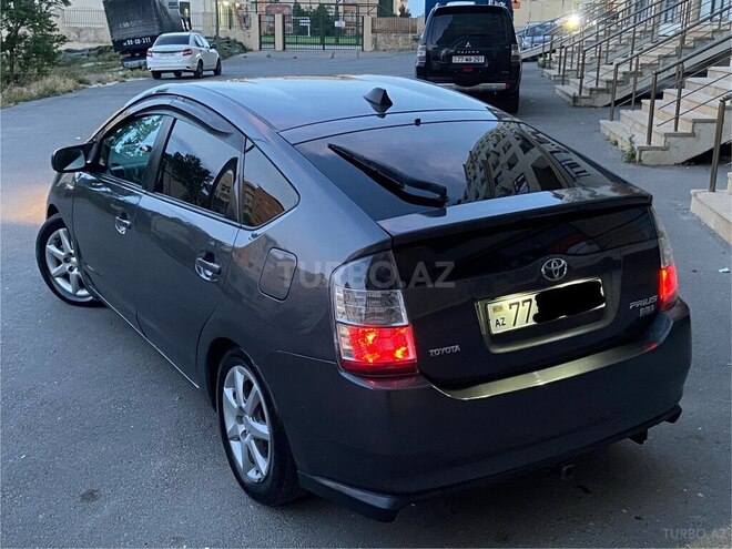 Toyota Prius-13