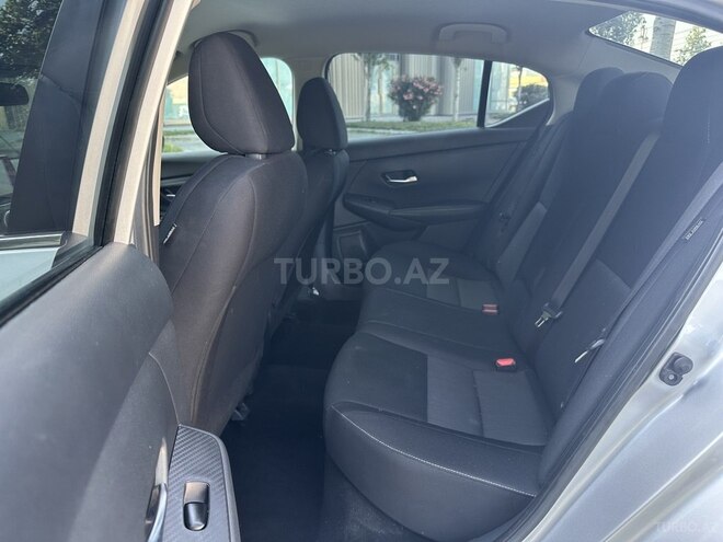 Nissan Sentra-16