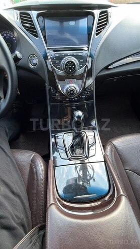 Hyundai Azera-11
