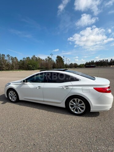 Hyundai Azera-7