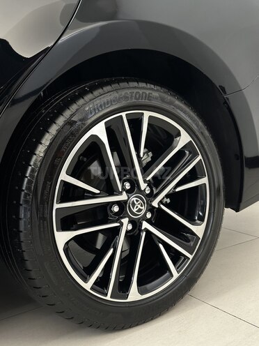 Toyota Camry-30