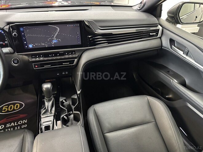 Toyota Camry-15