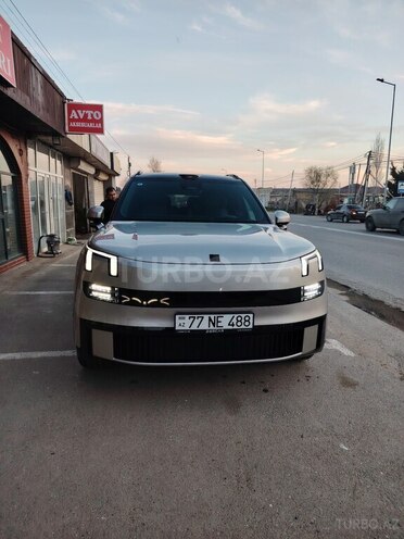 Lynk & Co 900-5