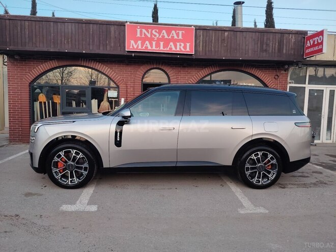 Lynk & Co 900-7