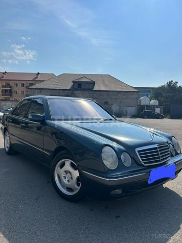 Mercedes E 240-2