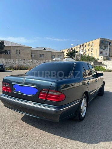 Mercedes E 240-3