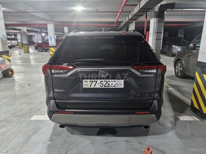 Toyota RAV4-2