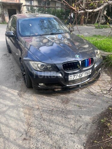 BMW 320-1
