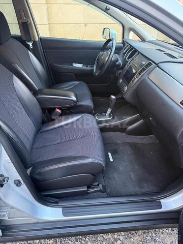 Nissan Tiida-8