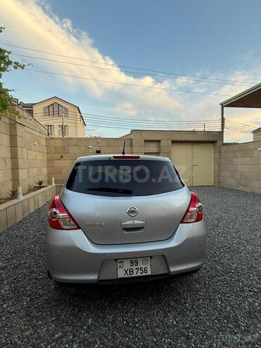 Nissan Tiida-6