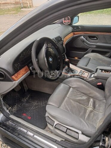 BMW 523-5