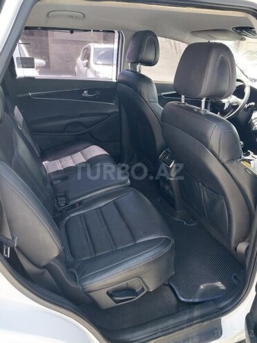 Kia Sorento-8