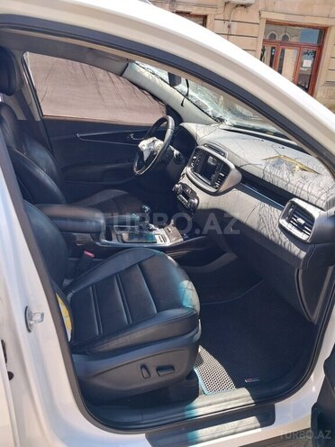 Kia Sorento-9