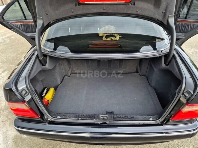 Mercedes E 240-5