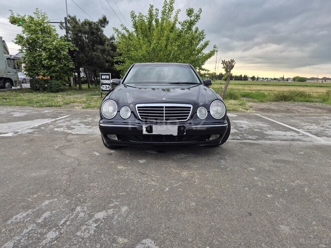 Mercedes E 240-3
