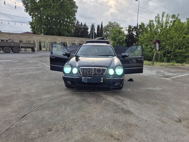 Mercedes E 240-7
