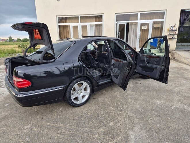 Mercedes E 240-8