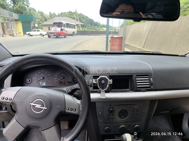 Opel Vectra-4