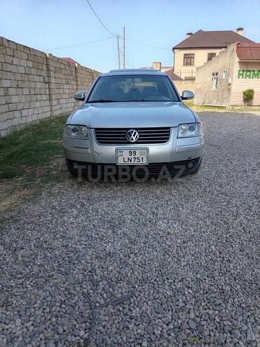 Volkswagen Passat-1