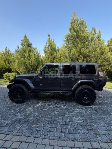 Jeep Wrangler-4