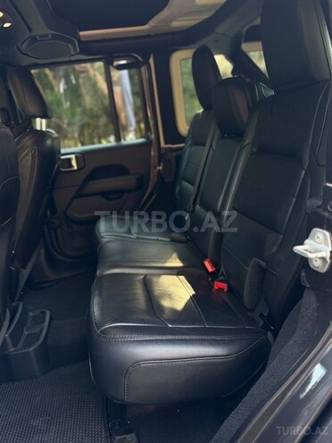 Jeep Wrangler-11