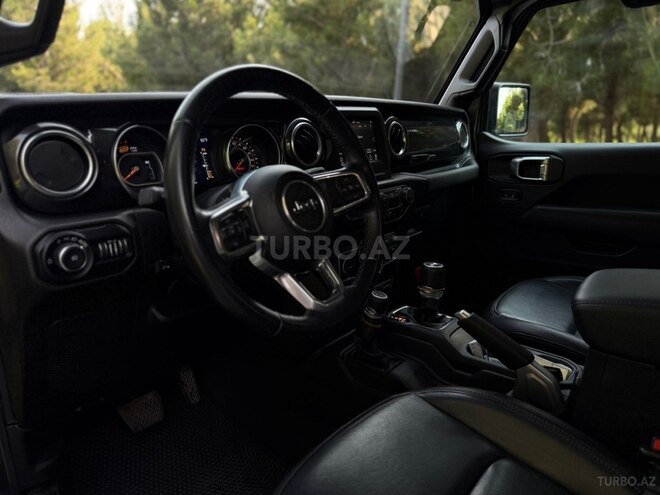 Jeep Wrangler-10