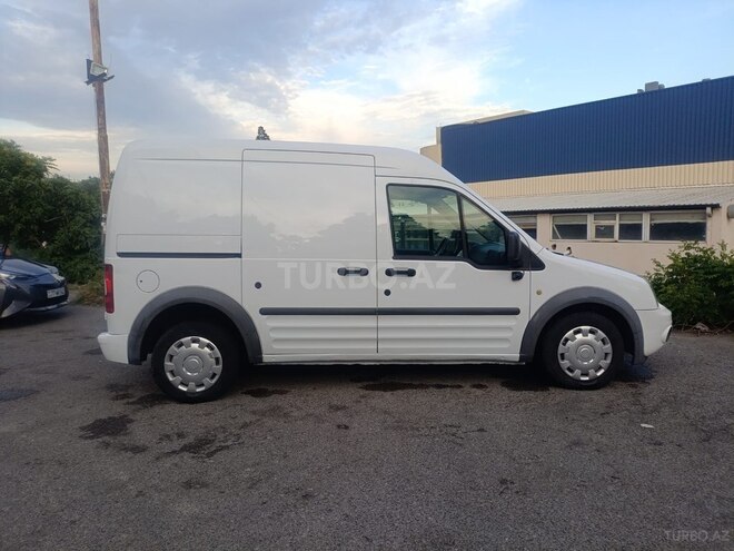 Ford Tourneo Connect-2