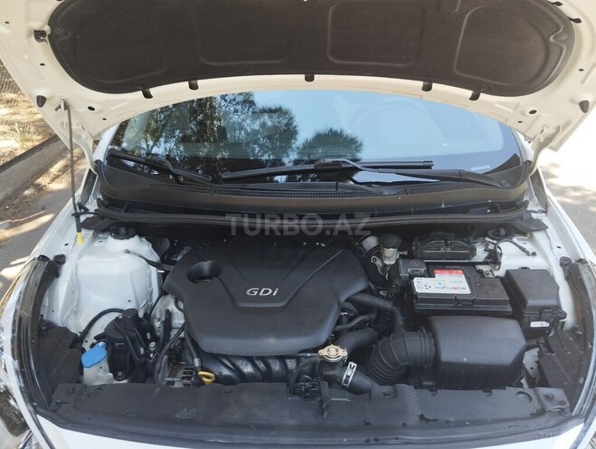 Hyundai Accent-10