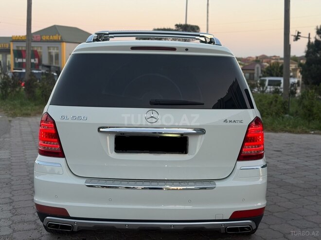 Mercedes GL 550 4MATIC-2