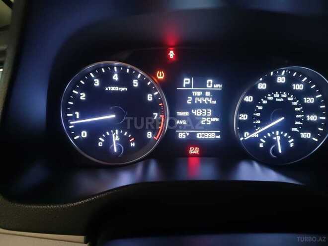 Hyundai Elantra-3