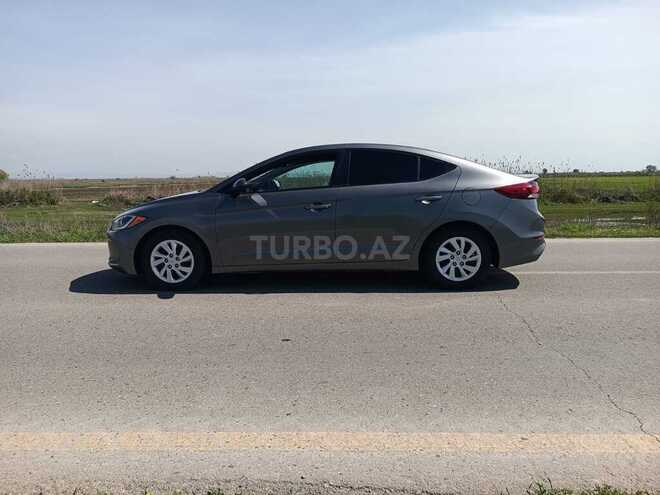 Hyundai Elantra-7