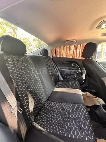 Kia Rio-12