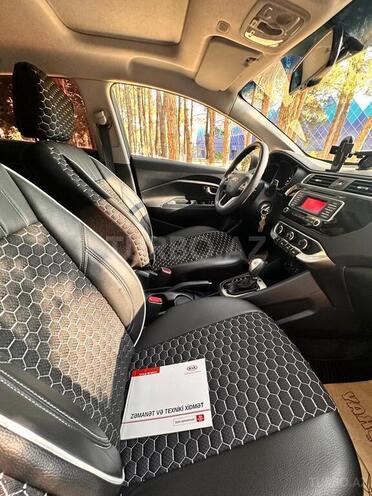 Kia Rio-10