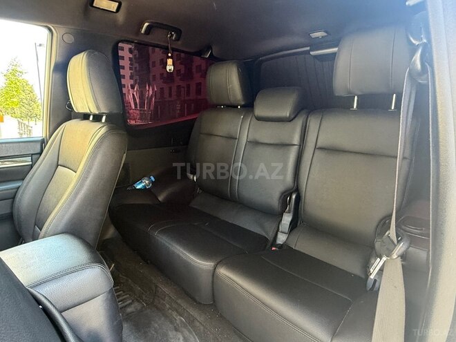 Mitsubishi Pajero-11