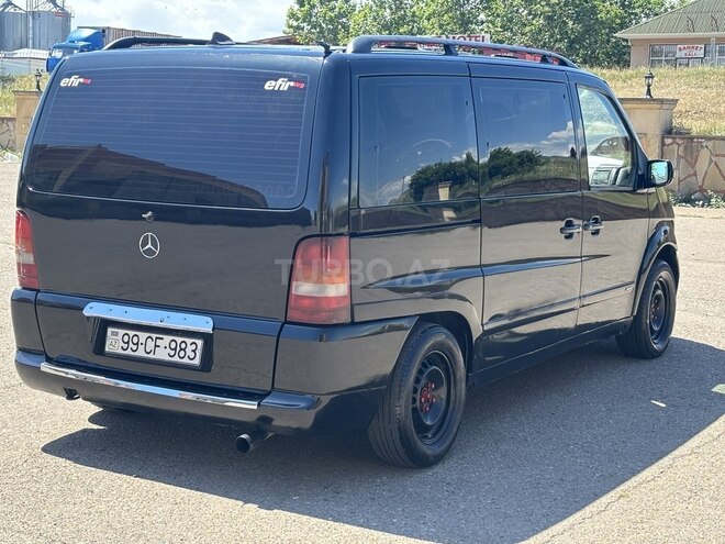 Mercedes V 220-4