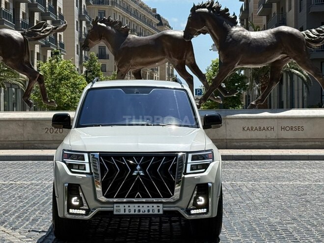 Mitsubishi Pajero-2