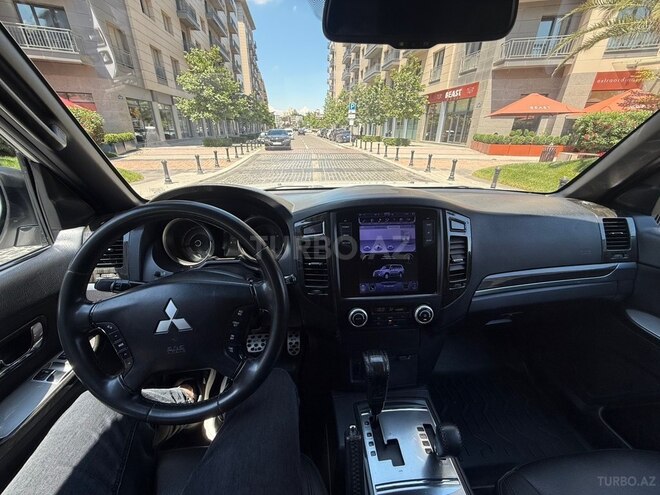 Mitsubishi Pajero-10