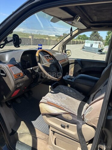 Mercedes V 220-10