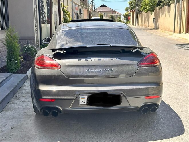 Porsche Panamera GTS-4