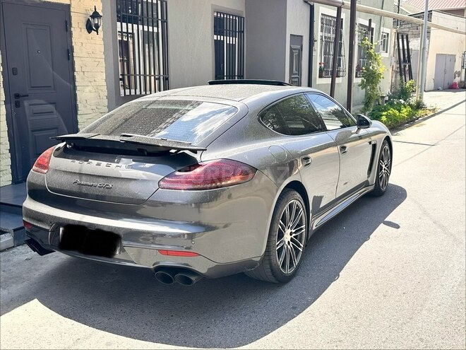 Porsche Panamera GTS-6