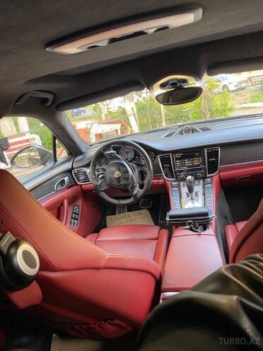 Porsche Panamera GTS-10