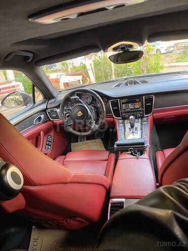 Porsche Panamera GTS-13