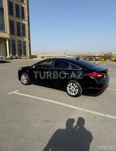 Hyundai Sonata-4