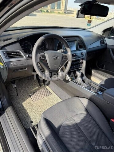 Hyundai Sonata-5