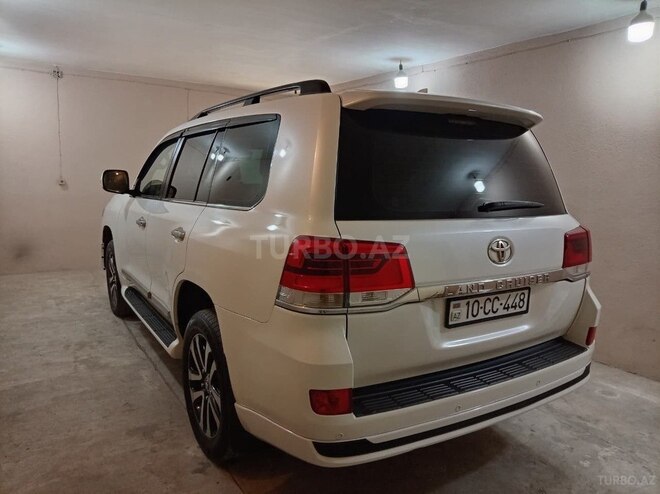 Toyota Land Cruiser-4