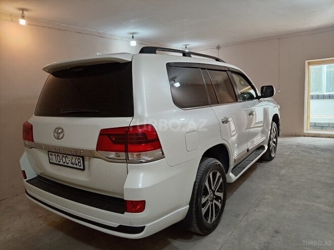 Toyota Land Cruiser-6
