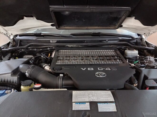 Toyota Land Cruiser-10