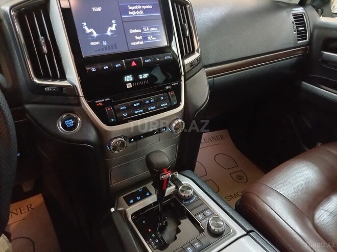 Toyota Land Cruiser-8