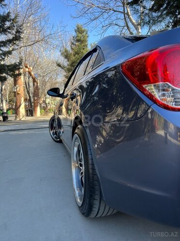 Chevrolet Cruze-13